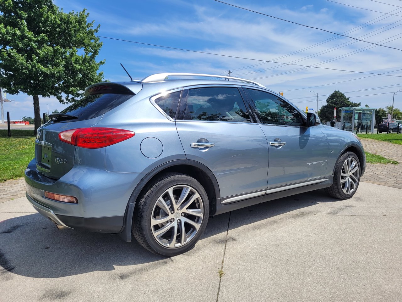 Used 2016 Blue INFINITI  image 8