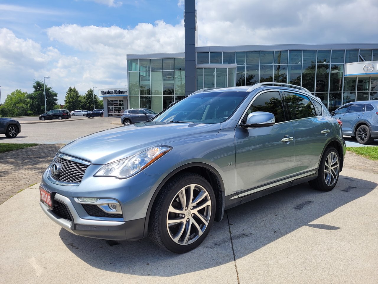 Used 2016 Blue INFINITI  image 2