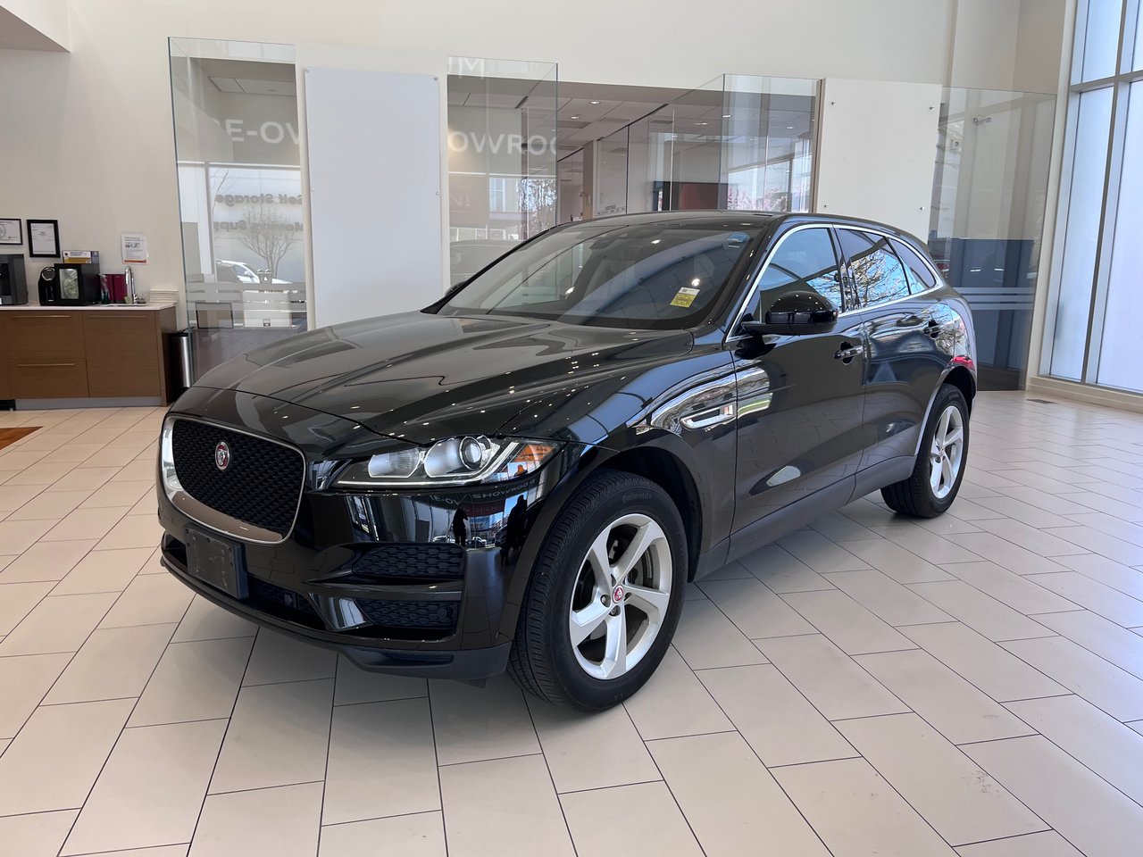 Used 2020 Santorini Black Jaguar 25t AWD Premium image 5