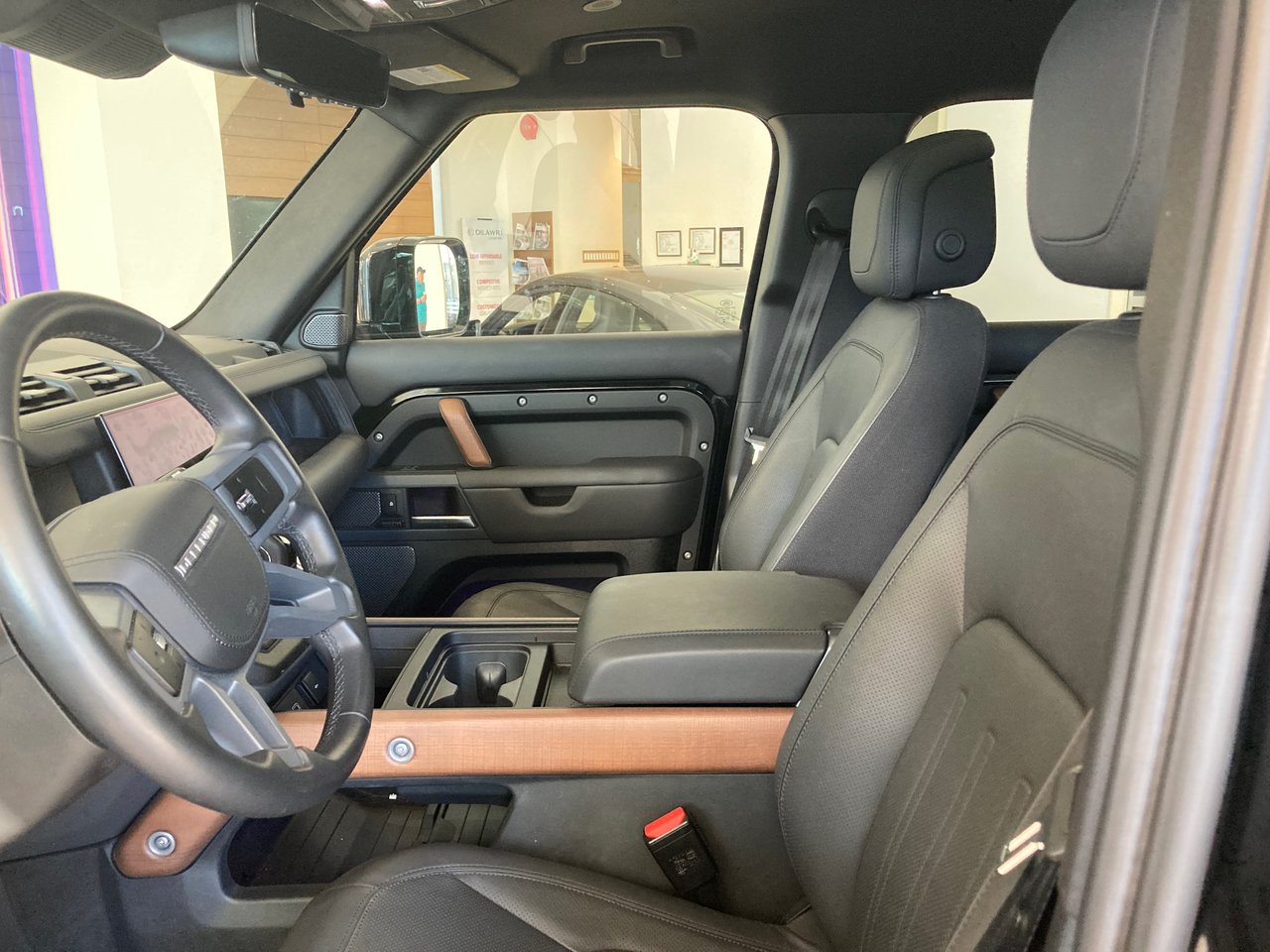 Used 2023 Santorini Black Land Rover 110 P400 X image 13