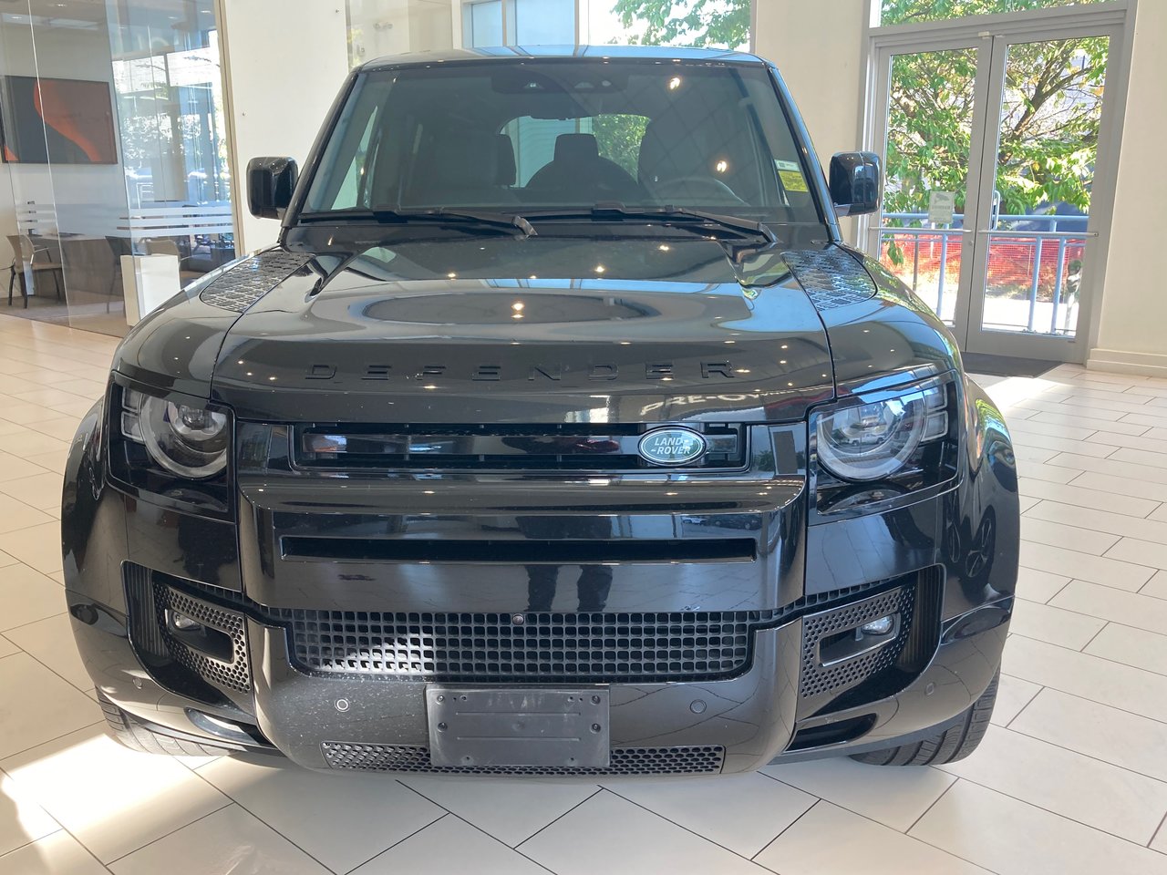 Used 2023 Santorini Black Land Rover 110 P400 X image 2