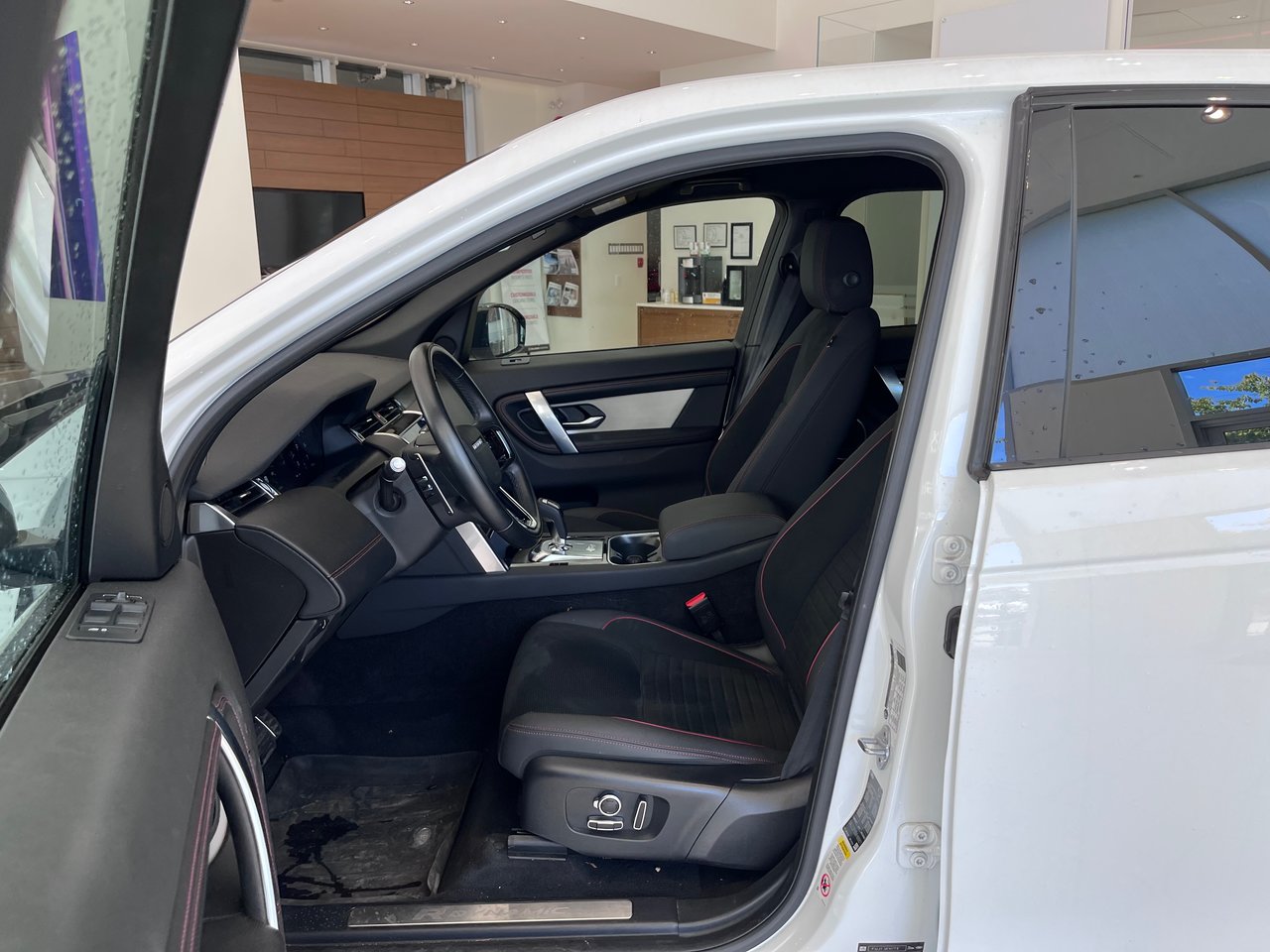 Used 2021 Fuji White Land Rover 246hp R-Dynamic SE image 2
