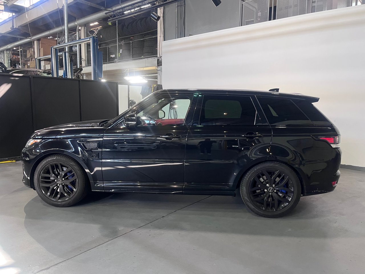 Used 2017 Santorini Black Land Rover V8 Supercharged SVR image 7