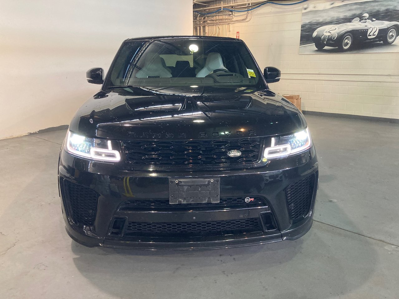 Used 2019 Santorini Black Land Rover V8 Supercharged SVR image 2