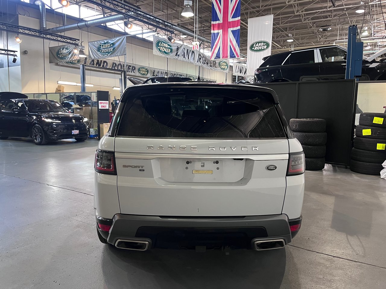 Used 2020 Yulong White Land Rover V6 Td6 HSE image 9
