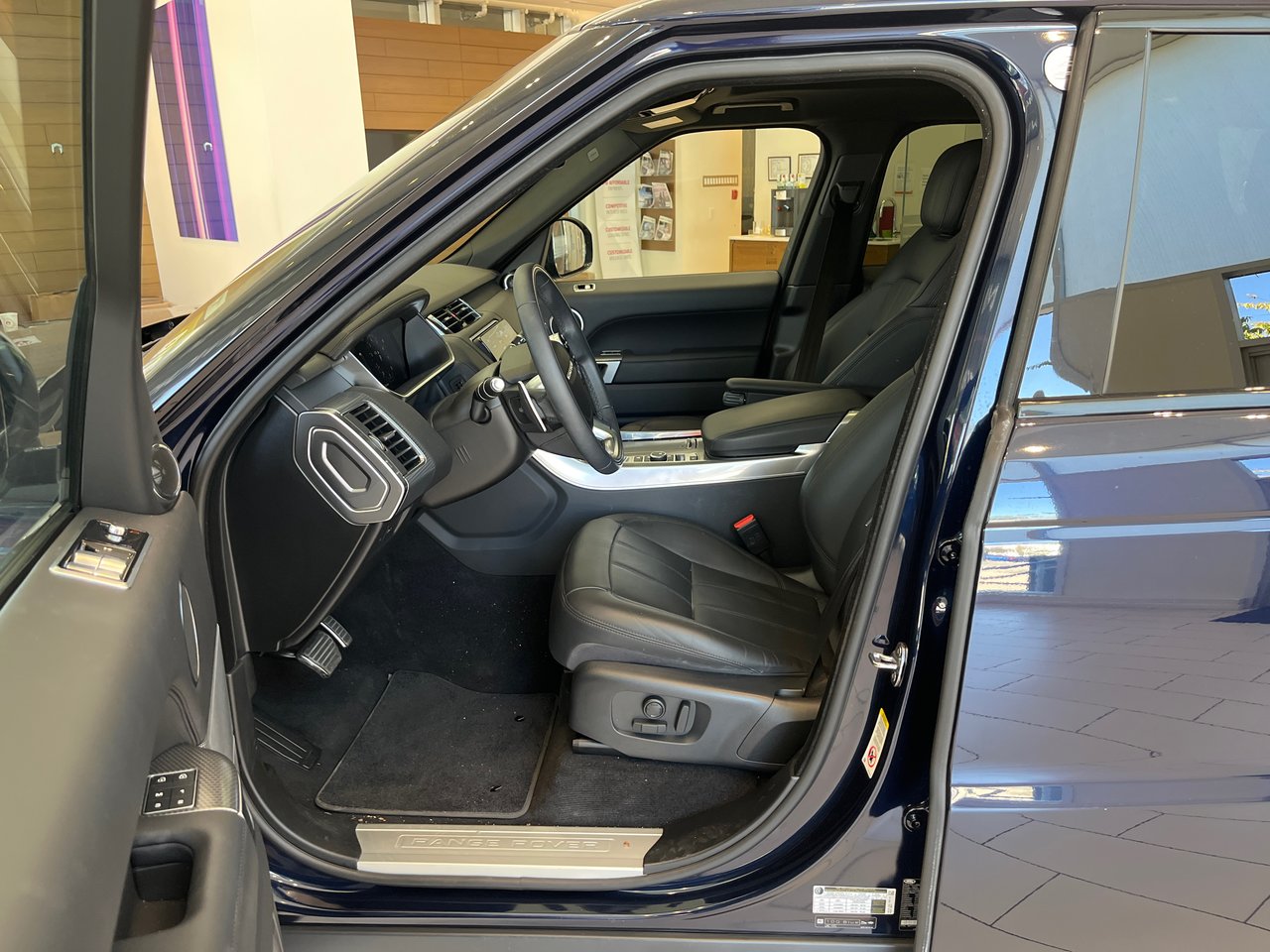 Certified Used 2021 Portofino Blue Land Rover V8 Supercharged HSE Dynamic image 2