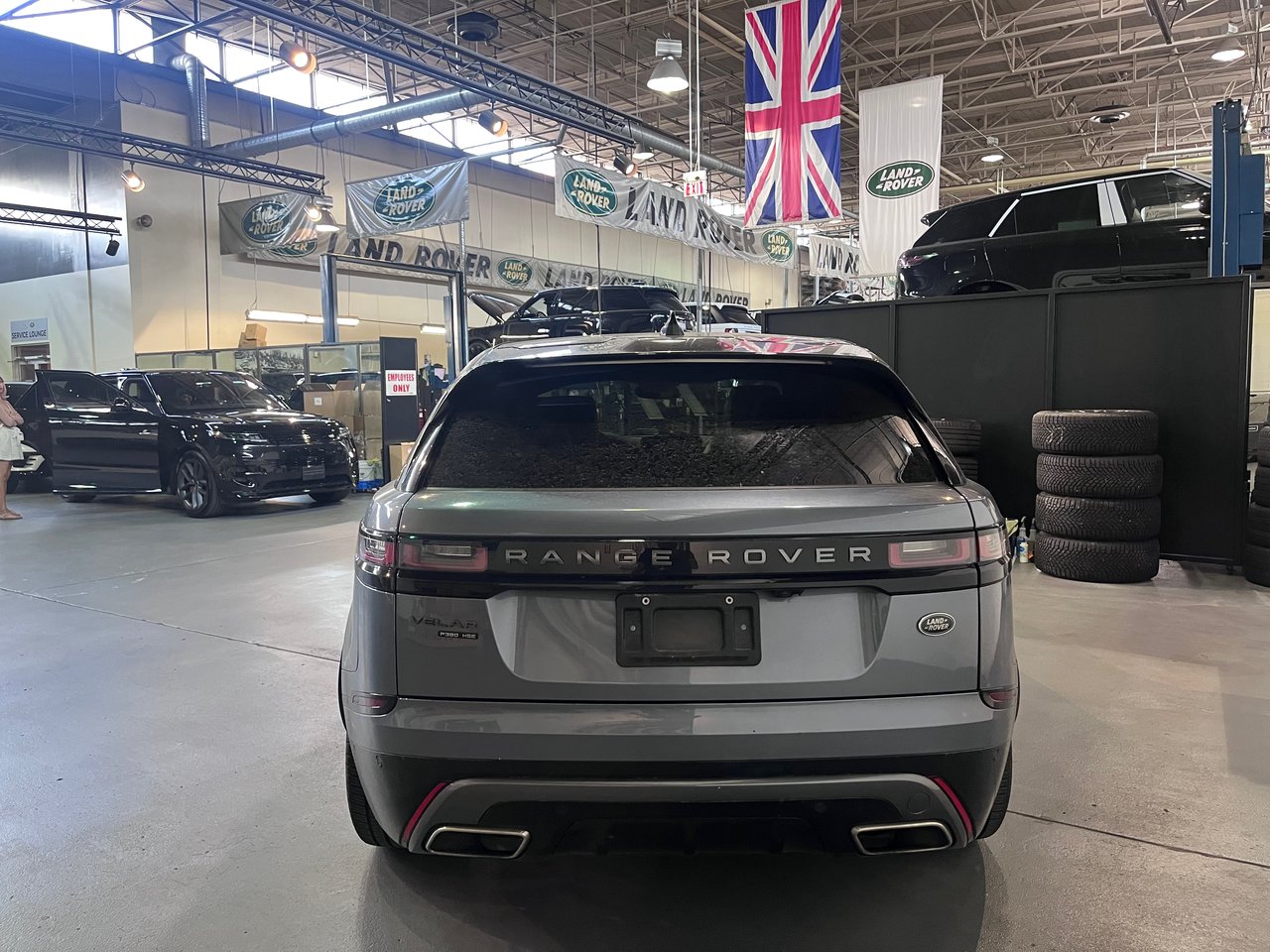 Used 2019 Byron Blue Land Rover P380 HSE R-Dynamic image 10