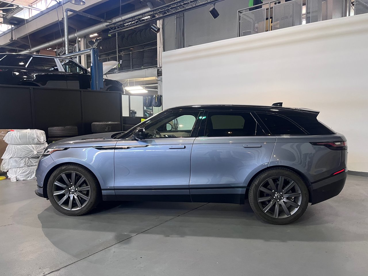 Used 2019 Byron Blue Land Rover P380 HSE R-Dynamic image 7