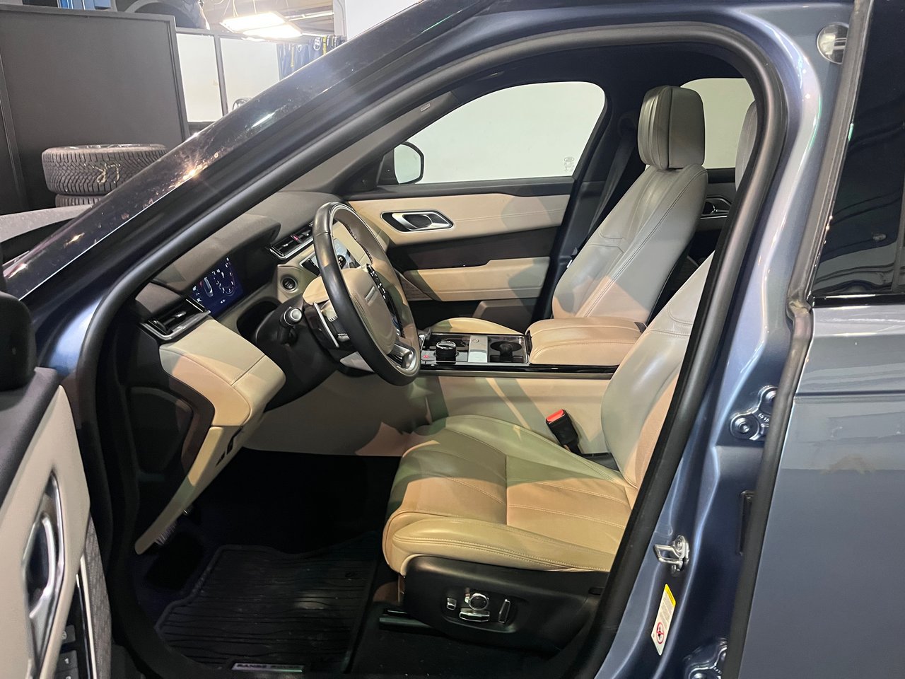 Used 2019 Byron Blue Land Rover P380 HSE R-Dynamic image 2