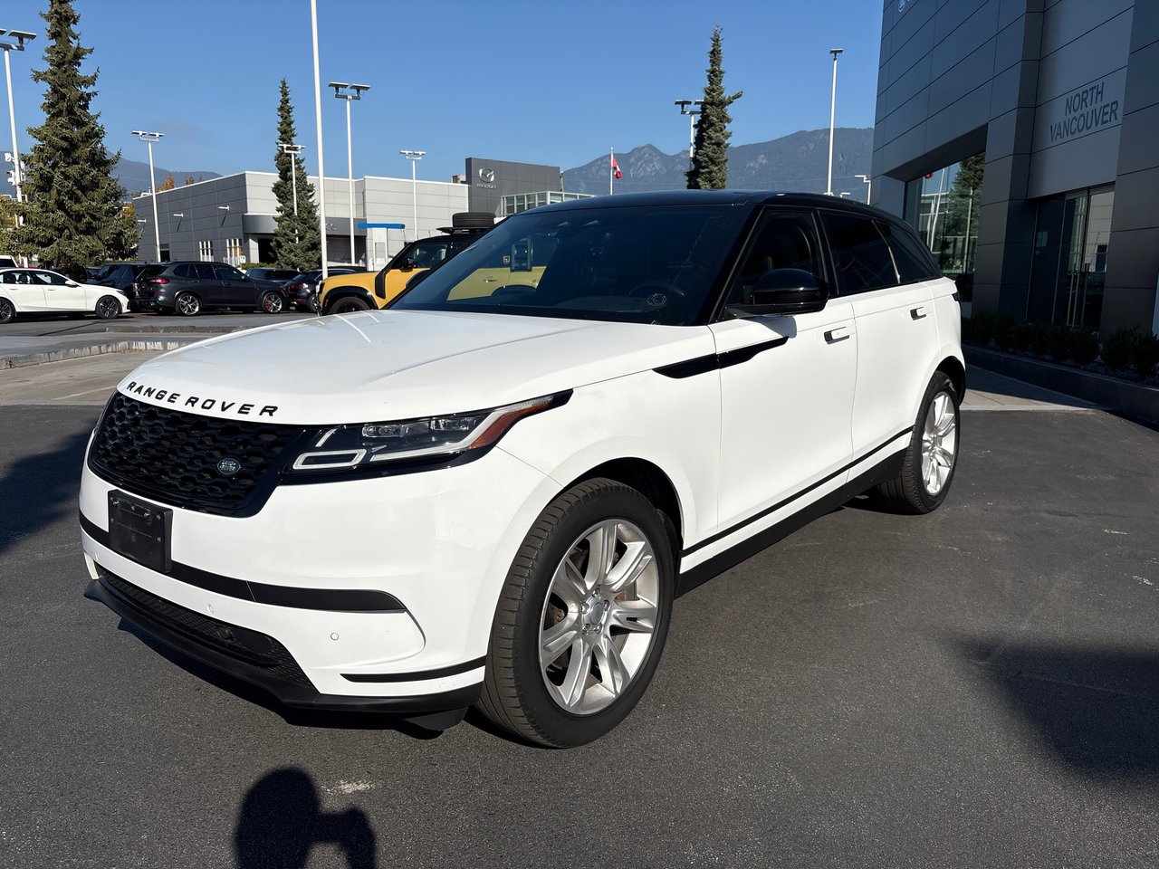 Fuji White 2022 Land Rover Range Rover Velar SUV / Crossover All-Wheel Drive Automatic