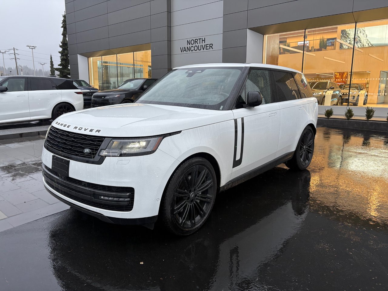 2025 Land Rover Range Rover P400 SE AWD