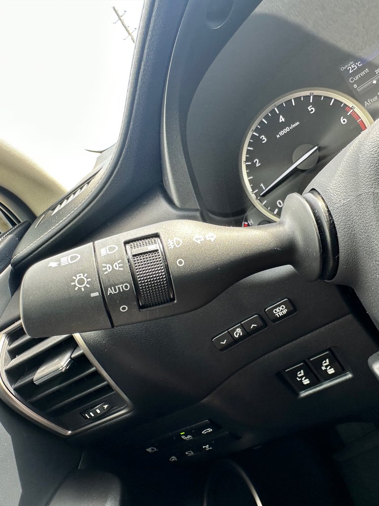Used 2019 White Lexus NX 300 image 29