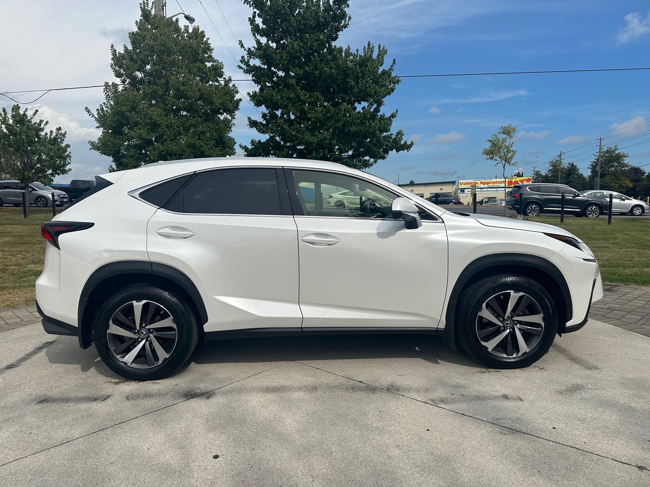 Used 2019 White Lexus NX 300 image 10