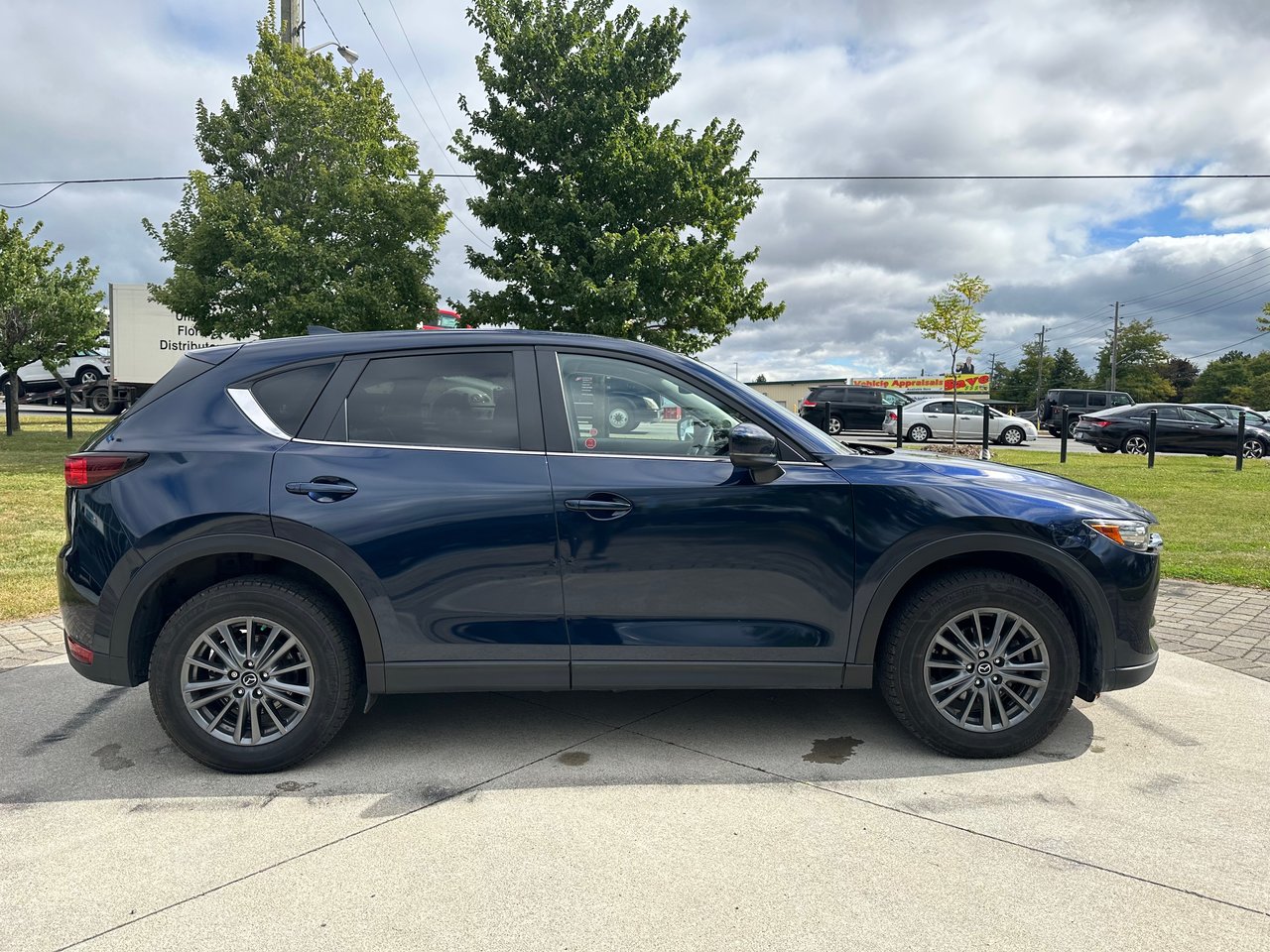 Used 2019 Blue Mazda GX image 9