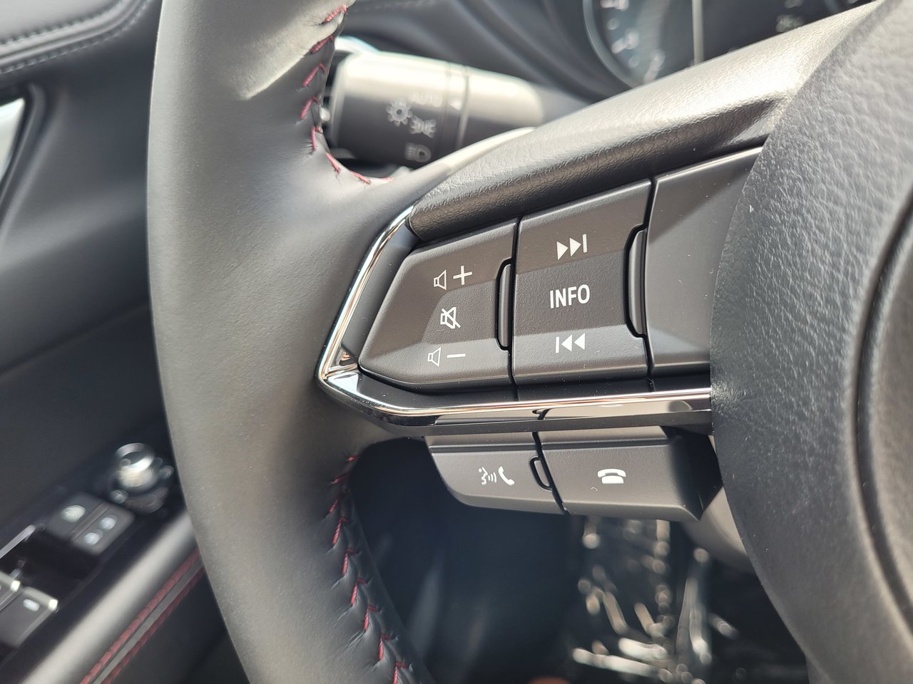 New 2023 Machine Grey Metallic Mazda Sport Design image 13