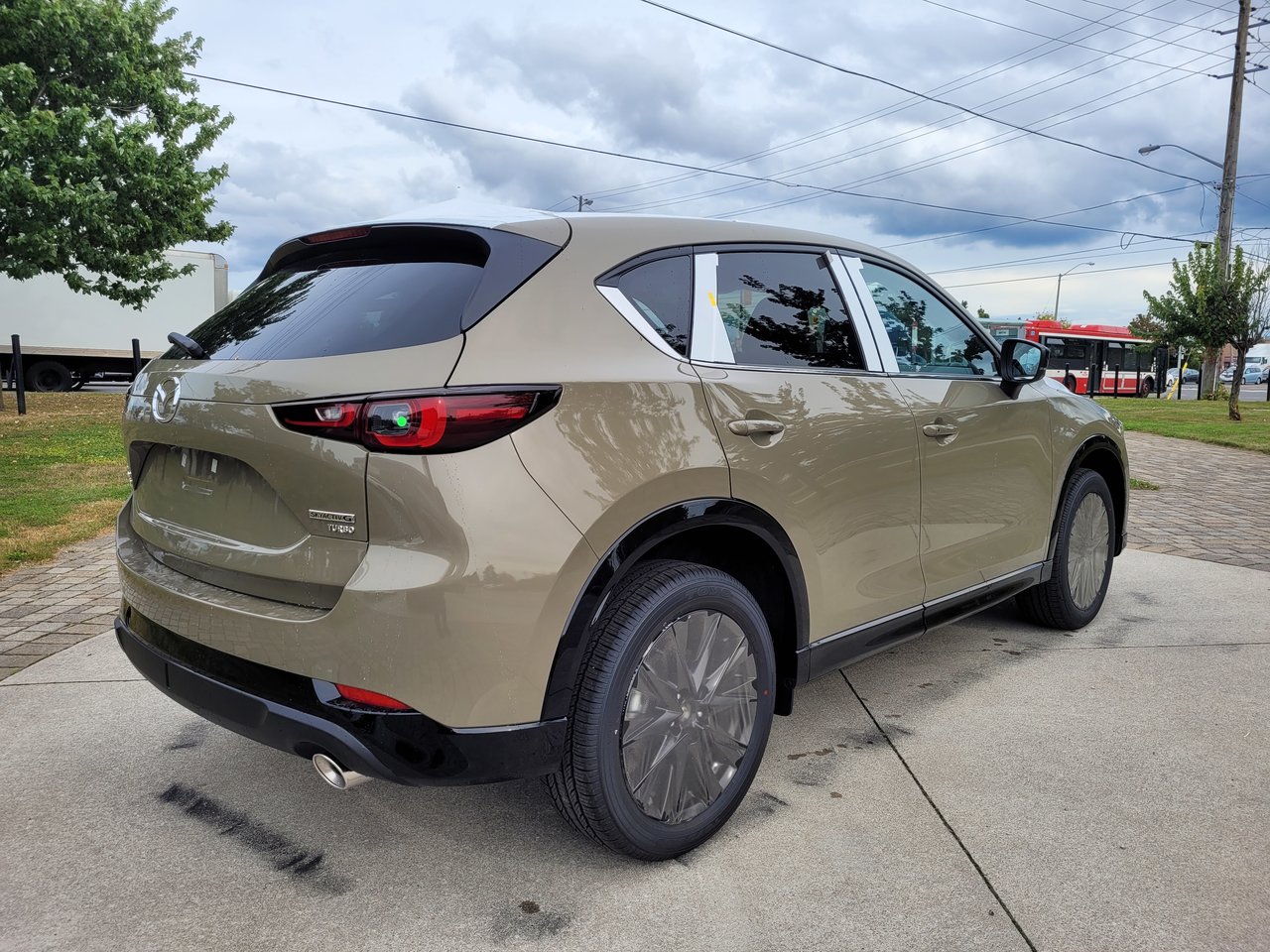 New 2024 Zircon Sand Metallic Mazda Suna image 5