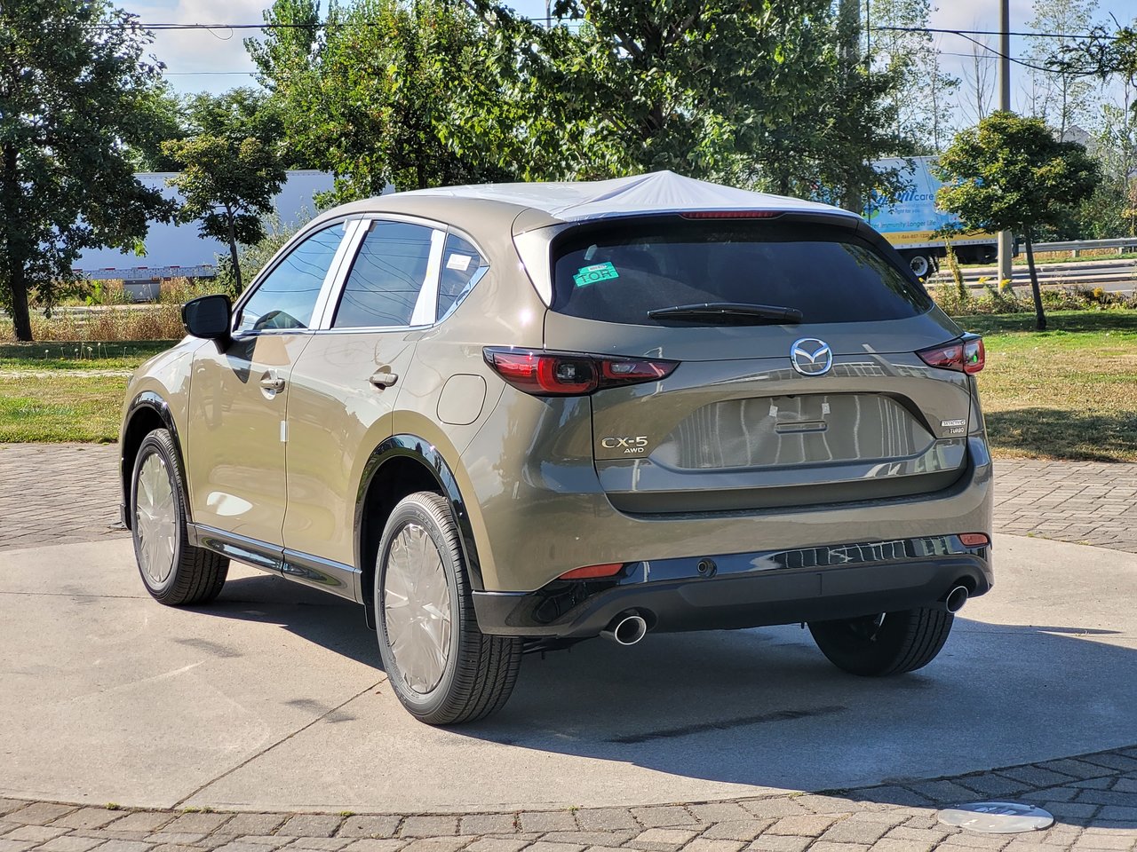 New 2024 Zircon Sand Metallic Mazda Suna image 5