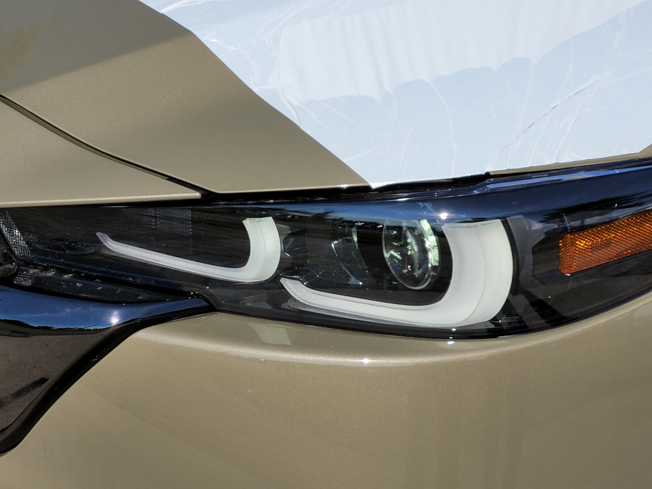 New 2024 Zircon Sand Metallic Mazda Suna image 11