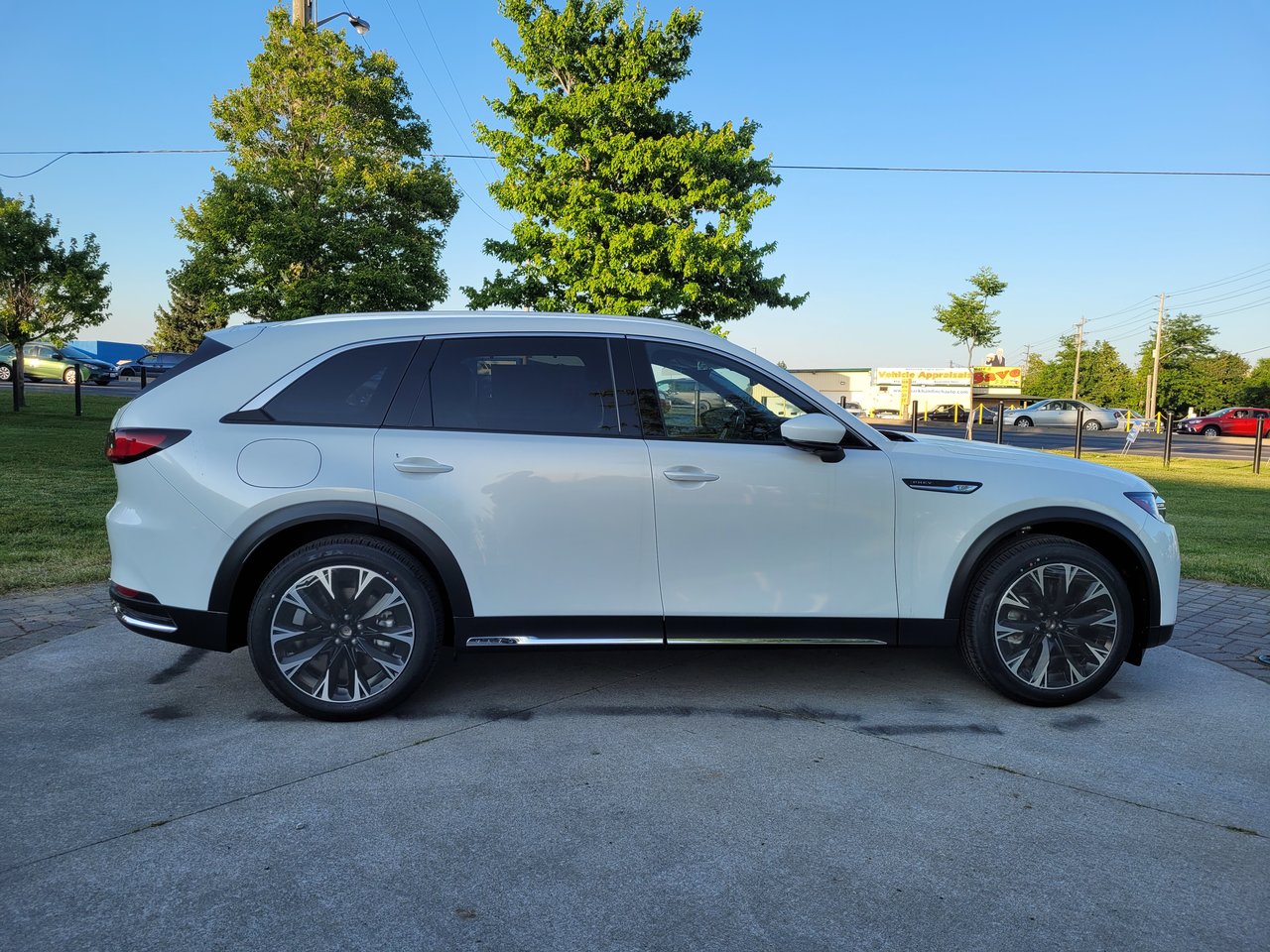 New 2024 Rhodium White Metallic Mazda GT image 9