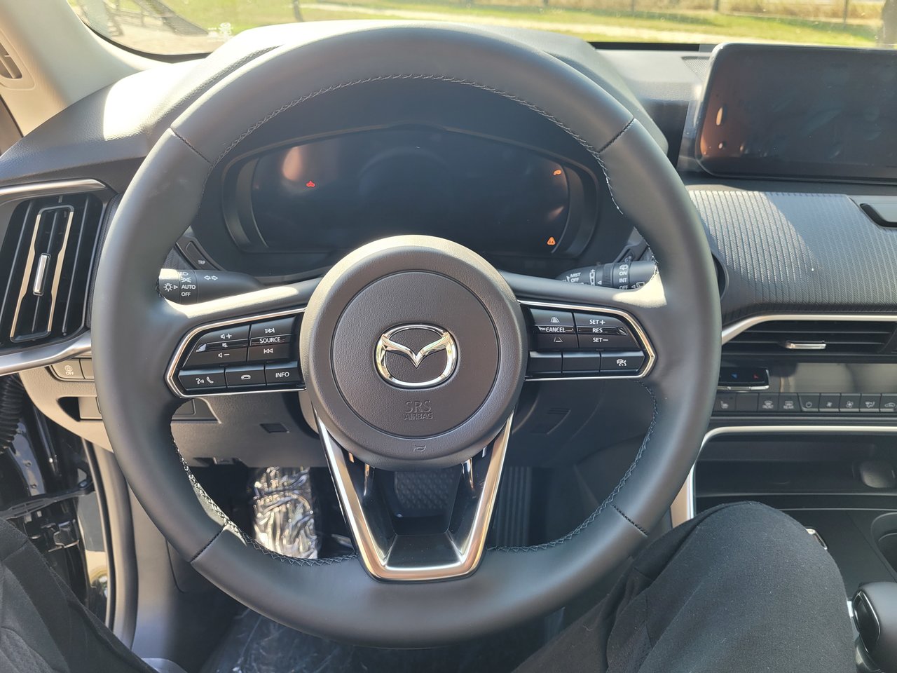 New 2024 Jet Black Mica Mazda GS-L image 25
