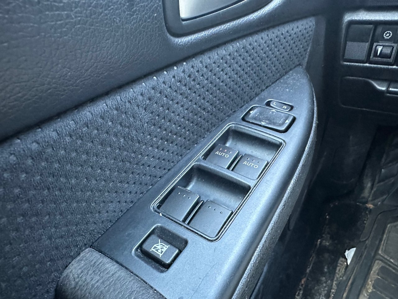 Used 2006  Mazda GS image 17