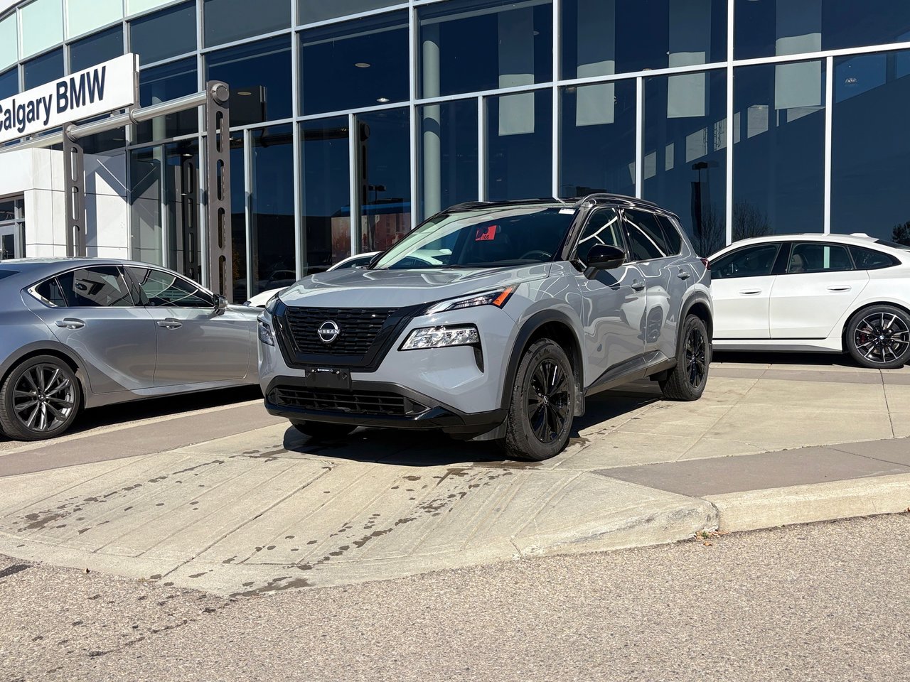 Two-Tone Super Black / Boulder Gray Pearl Met 2023 Nissan Rogue SUV / Crossover  Automatic