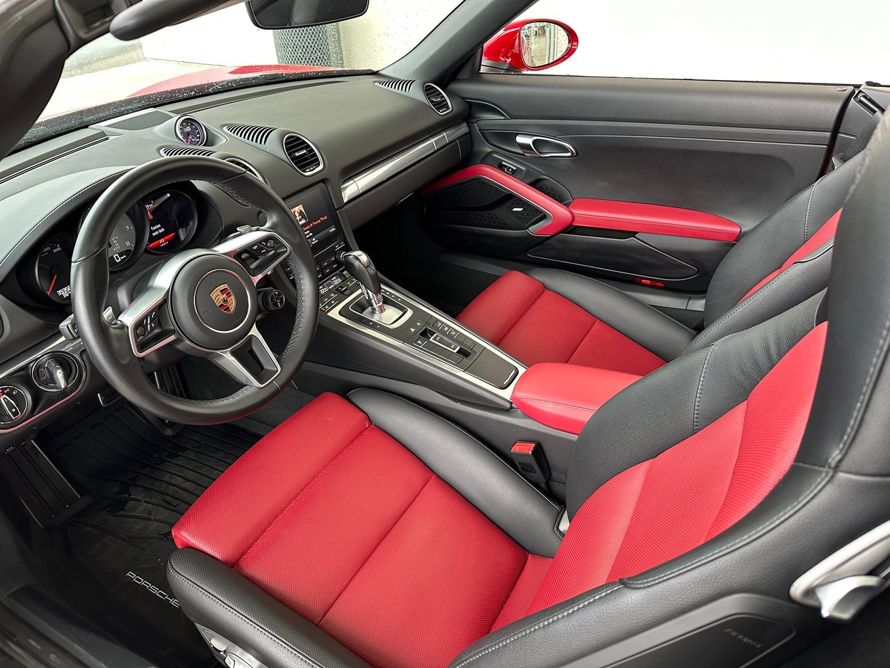 Used 2022 Red Porsche S image 4