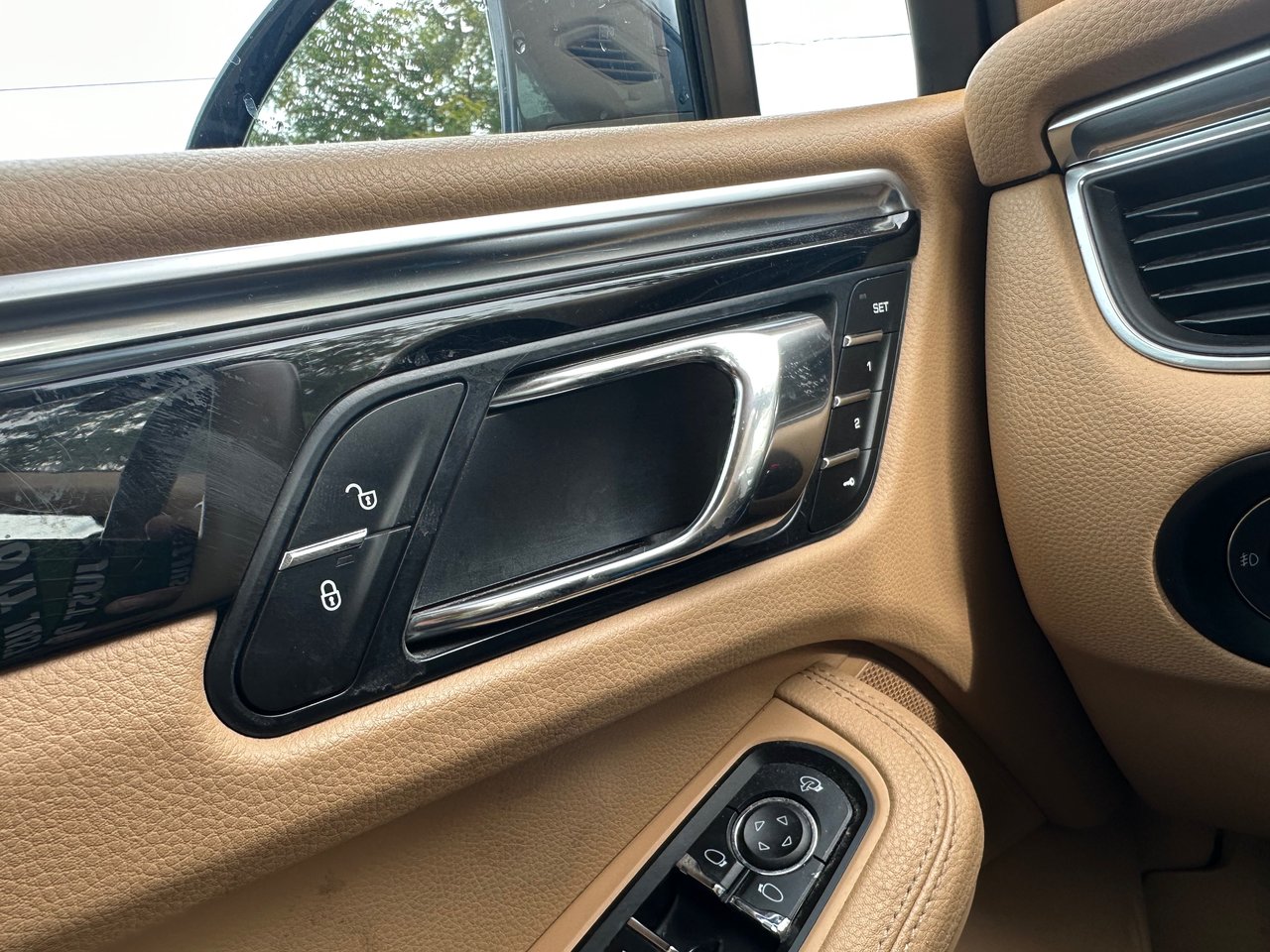 Used 2016  Porsche S image 26