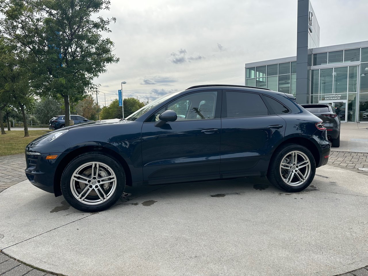 Used 2016  Porsche S image 3
