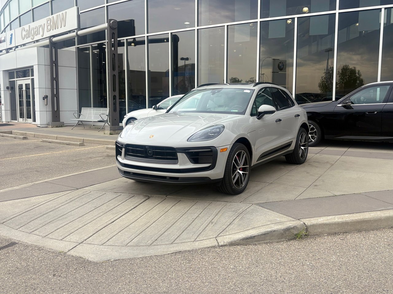Chalk 2023 Porsche Macan SUV / Crossover All-Wheel Drive Automatic