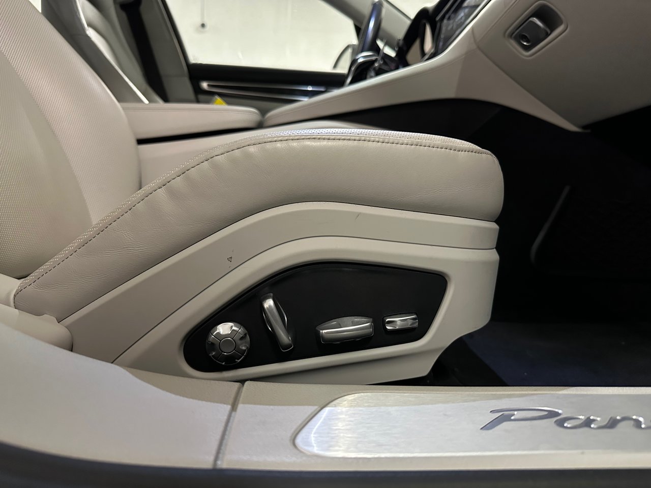 2018 Porsche Panamera 4S, Vancouver, Cash