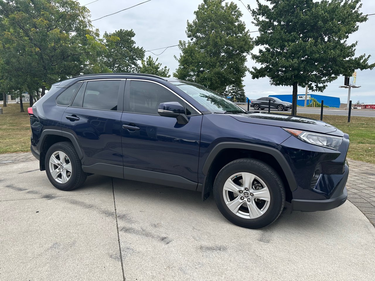 Used 2021 Midnight Black Met Toyota XLE image 12