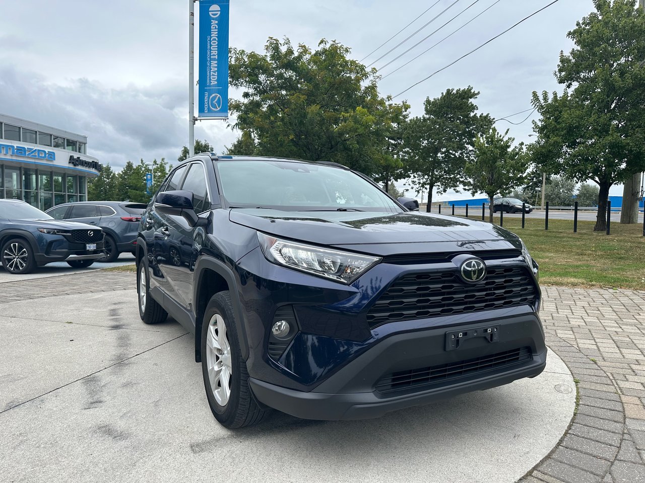 Used 2021 Midnight Black Met Toyota XLE image 13