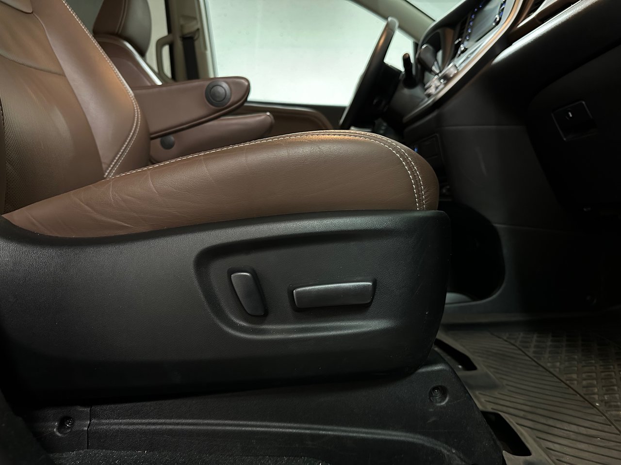 2020 Toyota Sienna XLE 7-Passenger, Vancouver, Cash