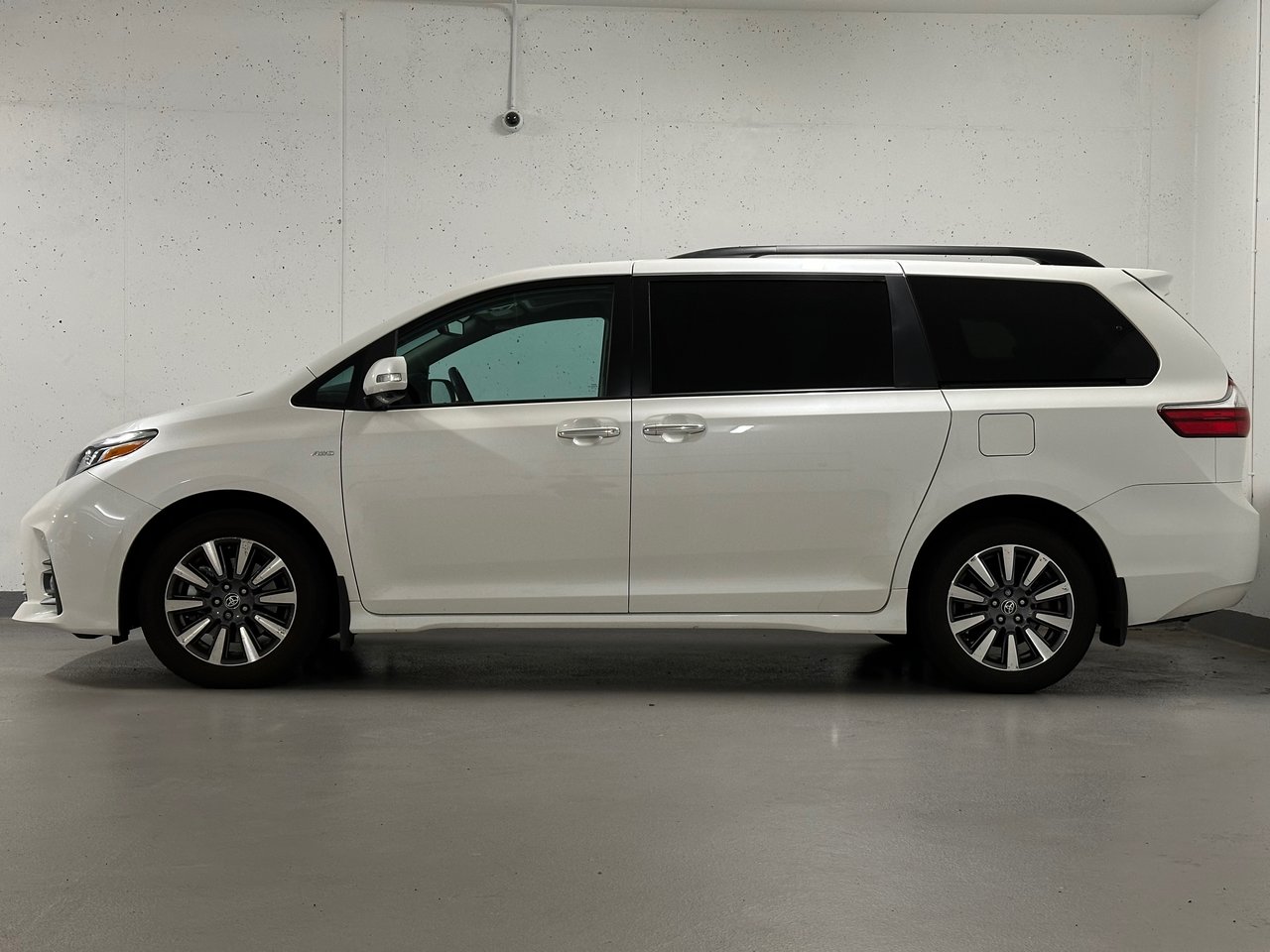 2020 Toyota Sienna XLE 7-Passenger, Vancouver, Cash