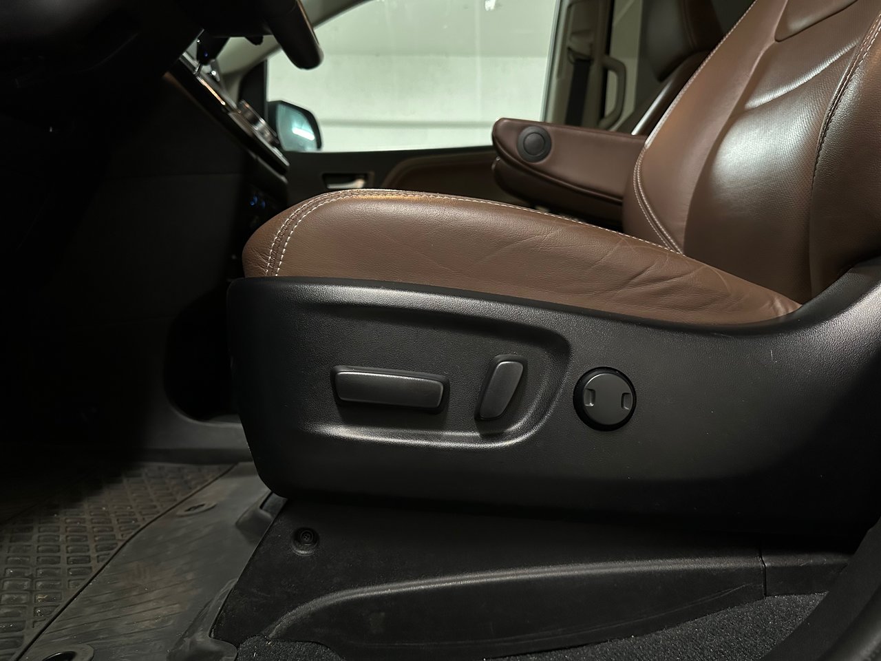2020 Toyota Sienna XLE 7-Passenger, Vancouver, Cash