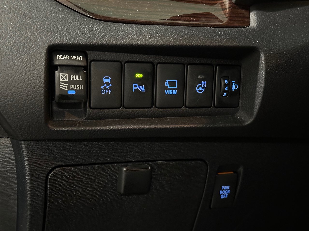 2020 Toyota Sienna XLE 7-Passenger, Vancouver, Cash