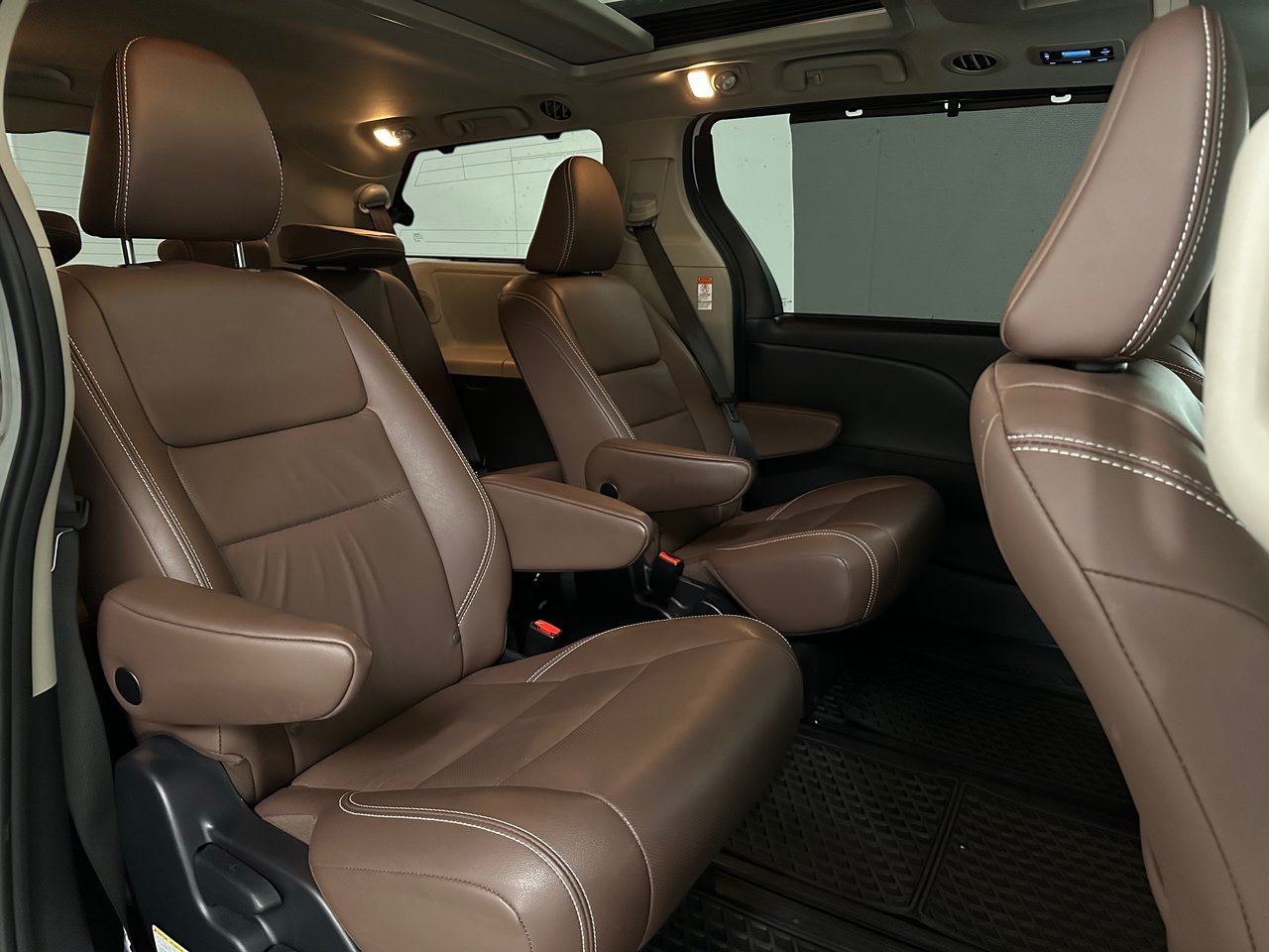 2020 Toyota Sienna XLE 7-Passenger, Vancouver, Cash