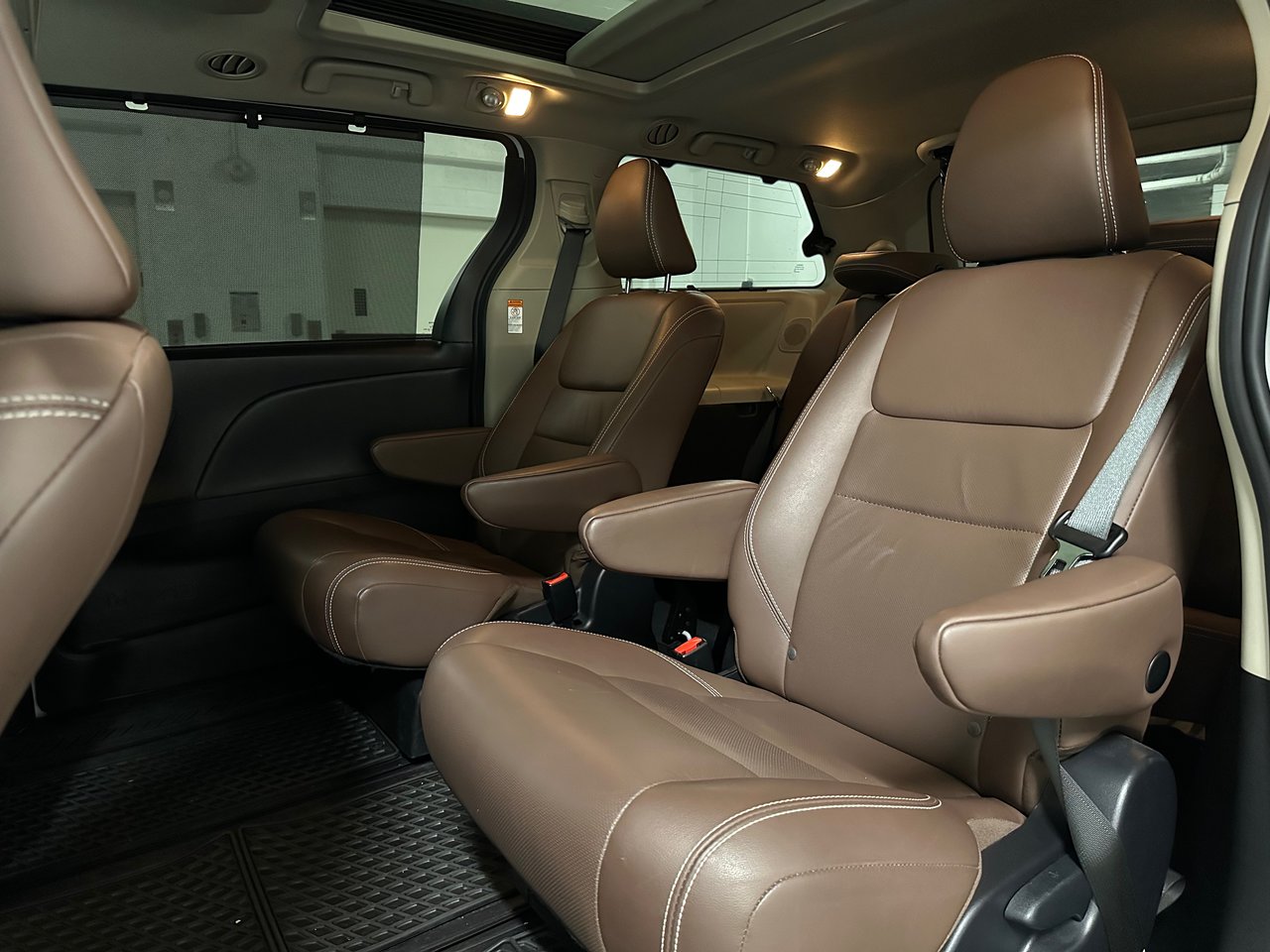 2020 Toyota Sienna XLE 7-Passenger, Vancouver, Cash