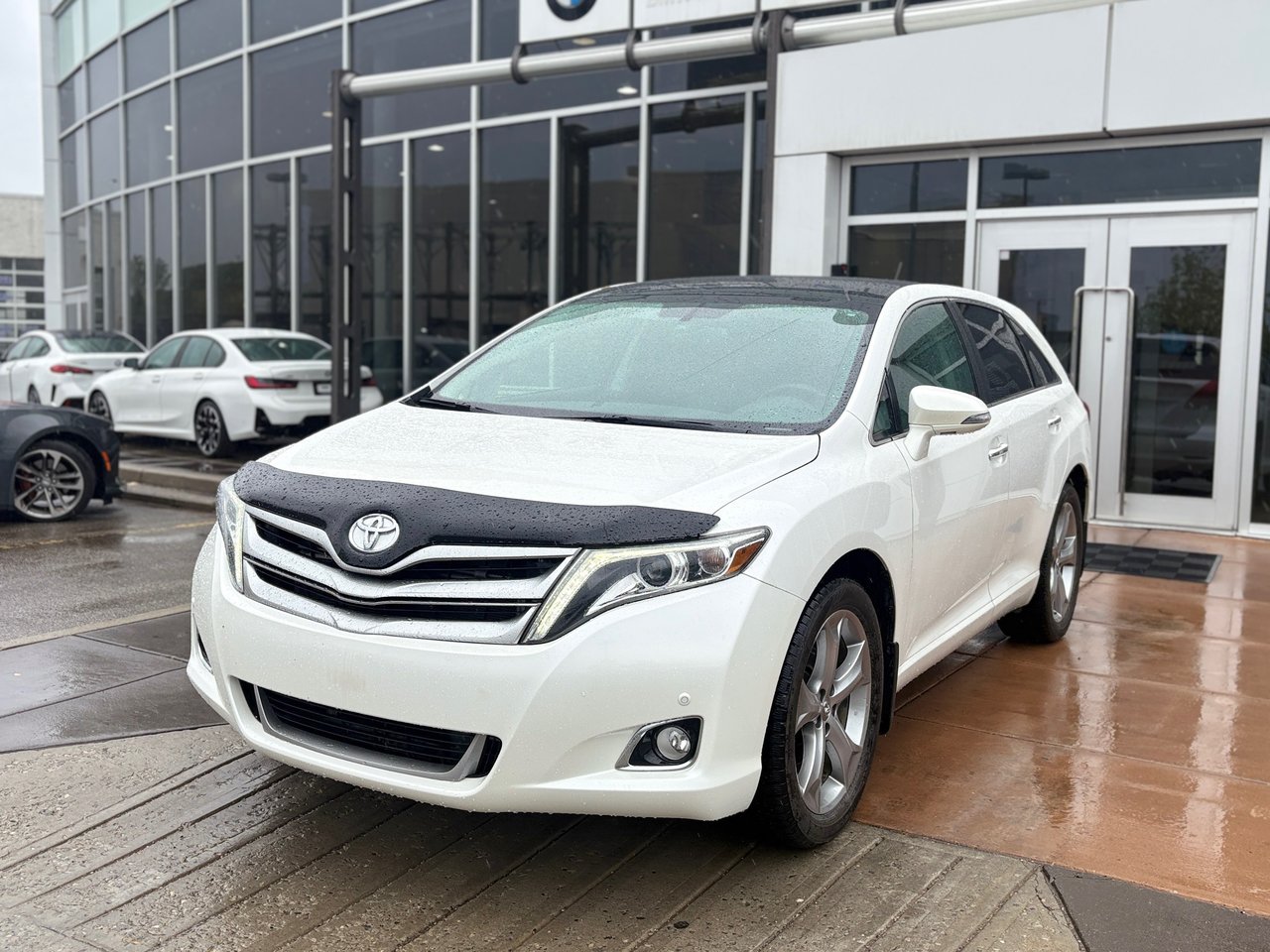 White (Blizzard Pearl) 2016 Toyota Venza AWD V6 SUV / Crossover Automatic