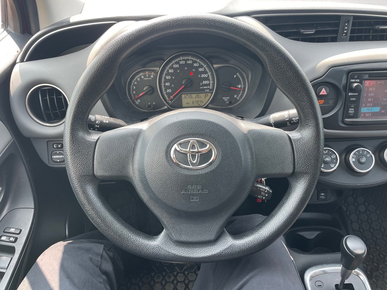 Used 2015 RED Toyota 5 Dr LE Htbk 4A image 7