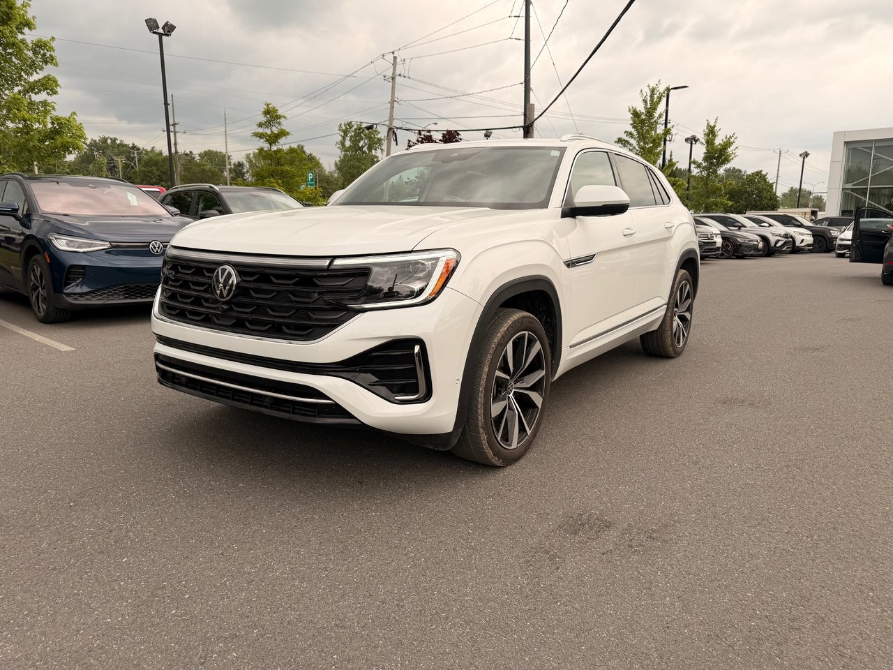 White 2024 Volkswagen Atlas Cross Sport SUV / Crossover  Automatic