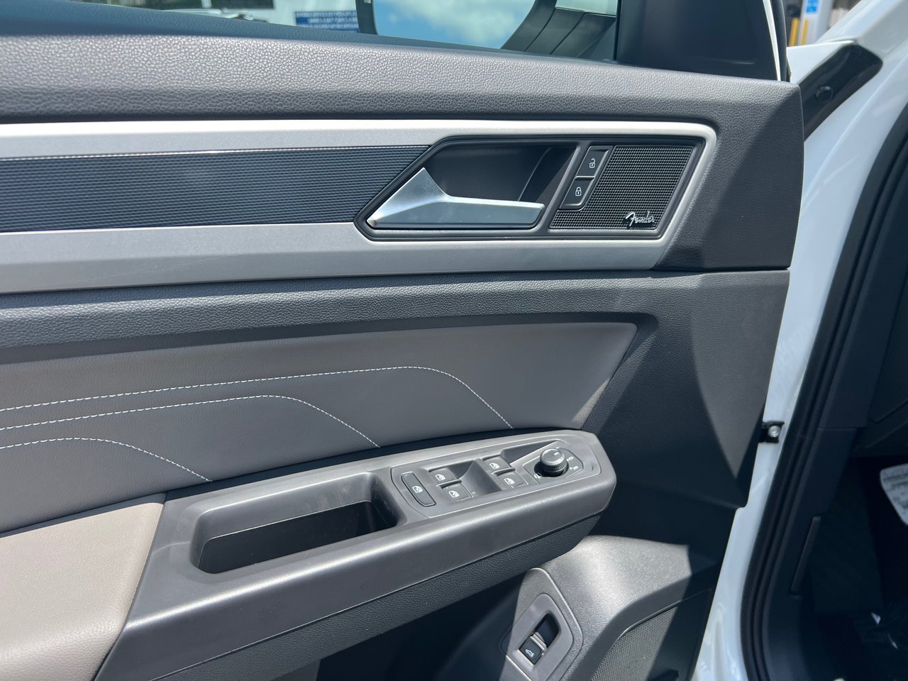 New 2023 Oryx White Pearl Volkswagen Execline image 6