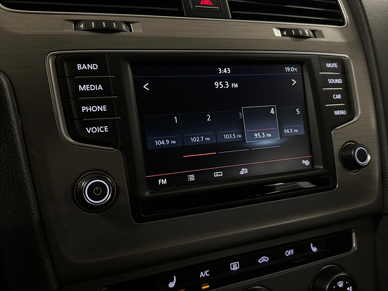 2016 Volkswagen Golf 1.8 TSI Trendline, Vancouver, Cash