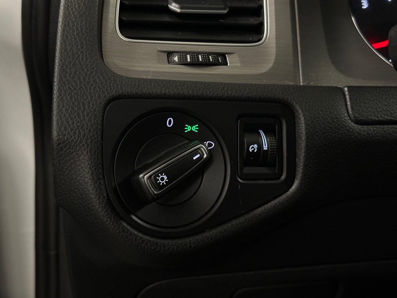 2016 Volkswagen Golf 1.8 TSI Trendline, Vancouver, Cash