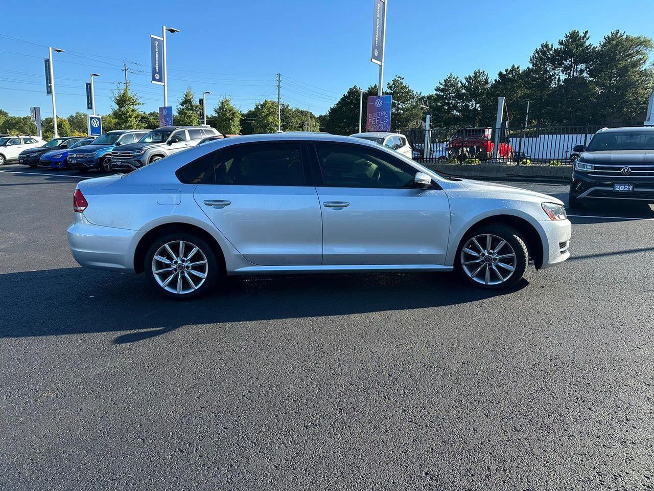 Used 2012 Reflex Silver Volkswagen 2.5L Manual Trendline image 4