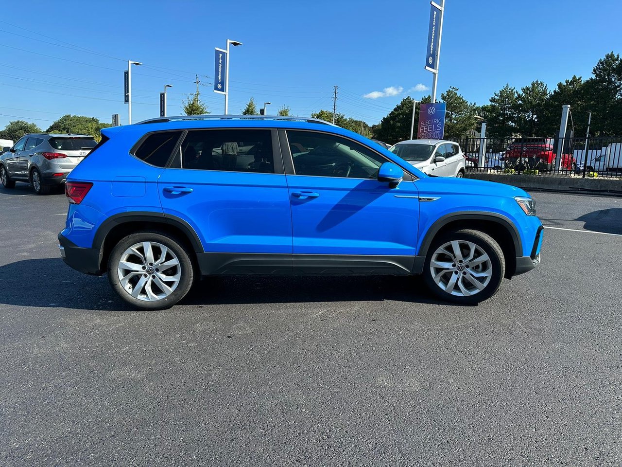 Certified Used 2022 Blue Dusk Met Volkswagen Comfortline image 4