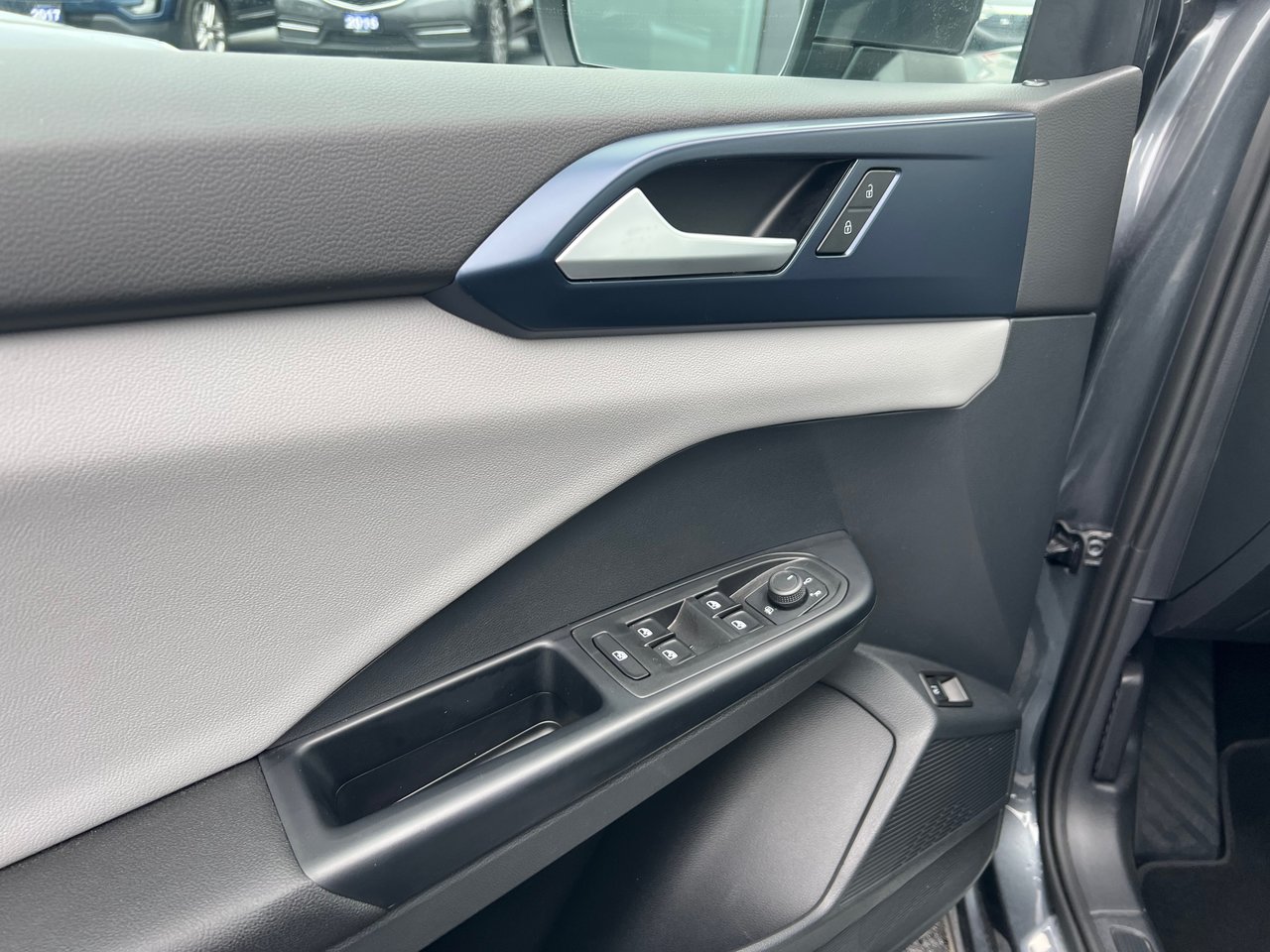 New 2023 Platinum Grey Metallic Volkswagen Comfortline image 6