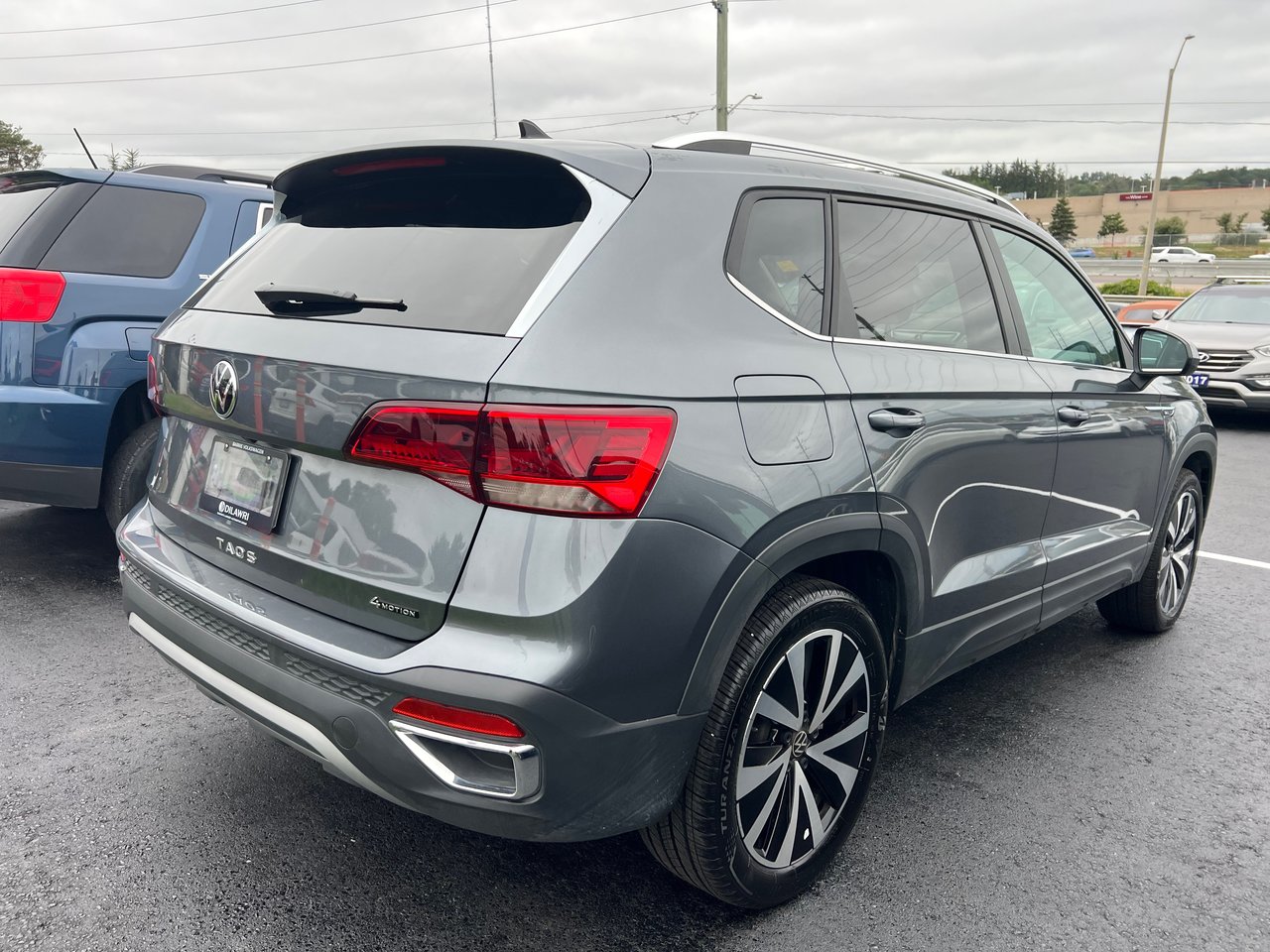 New 2023 Platinum Grey Metallic Volkswagen Comfortline image 4