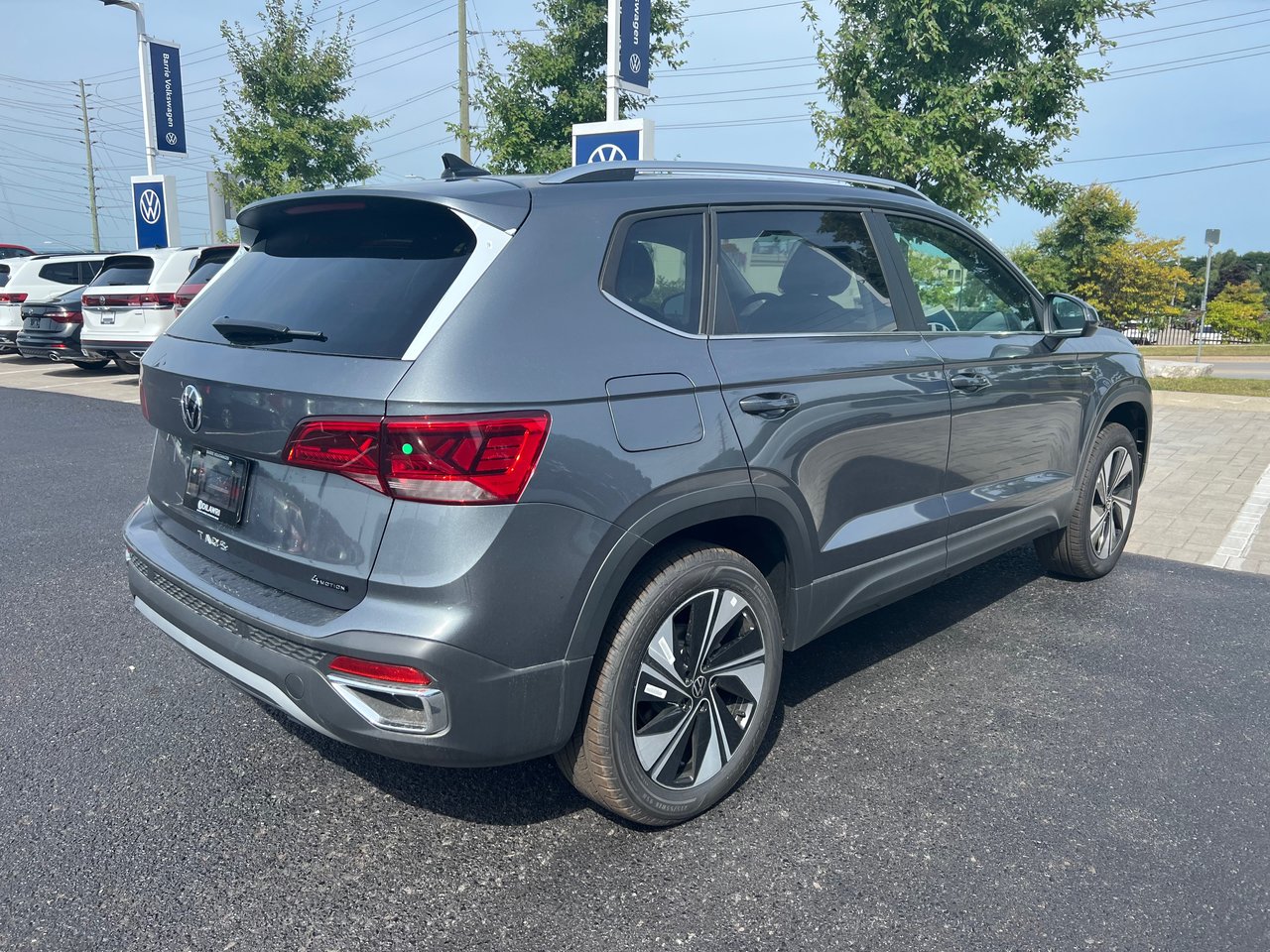 New 2023 Platinum Grey Metallic Volkswagen Comfortline image 4